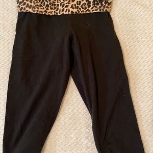 Victoria Secret yoga pants ! Women’s small !